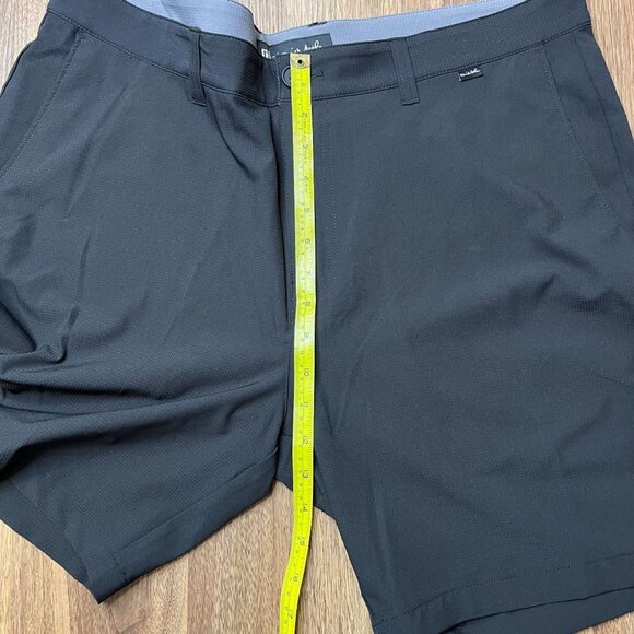 Travis Mathew Shorts Men 38 Black Starnes Micro Chip Golf Performance Size 38 - Picture 4 of 8